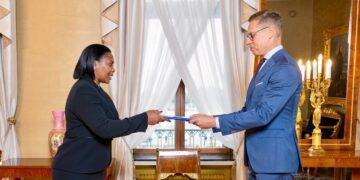 Her Excellency Thandazile Mbuyisa presenting her Letters of Credence to President Alexander Stubb in Helsinki on 3 October 2025.