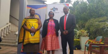 CMAC Executive Director Nomkhosi Dlamini posing with minister of Labour and Social Security Phila Buthelezi (L) and board chairperson Mzwandile Dlamini. Pic, Xolani Mngomezulu