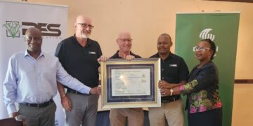 RESCorp Managing Director Nick Jackson posing with Bunsucro Head of Region Middle East and Africa Mike Ogg and senior RESCorp managers during the certification handover. Pic: Xolani Mngomezulu