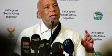 Minister of Electricity, Dr Kgosientsho Ramokgopa briefs media on electricity generation performance following the implementation of Stage 6 loadshedding by Eskom. [Photo: GCIS]