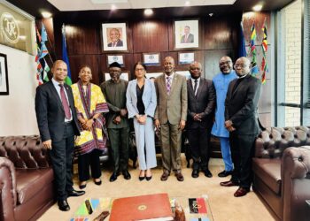 SADC Executive Secretary H.E. Elias Magosi with Dr. Matthias Naab, Director of UNDP Regional Service Centre for Africa, and their delegations during consultative meetings at the SADC Secretariat in Gaborone.