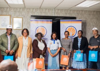 ENPF CEO Futhi Tembe poses with some of this week’s recognised civil servants and retirees at the fourth Lidlelantfongeni Stakeholder Recognition Awards. Photo ENPF