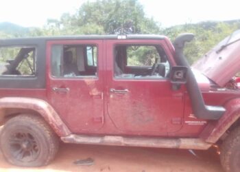 The damaged vehicle that the shop raiders were traveling in. Courtesy Pic