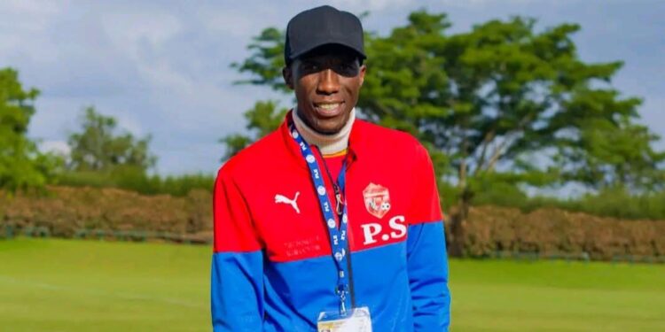 Coach Percy. Photo by Kingvee frames
