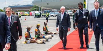 President Luiz Inácio Lula da Silva of Brazil is welcomed by Minister of Higher Education, Mr. Buti Manamela, upon his arrival in South Africa for the G20 Leaders’ Summit.
