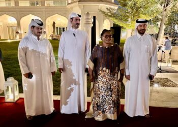 DPM Thuli Dladla with Qatari officials in Doha. {Pics, supplied}