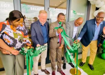 Minister of Housing and Urban Development Appolo Maphalala and officials mark the official openning. (Pic, Samkelisiwe Mavimbela)