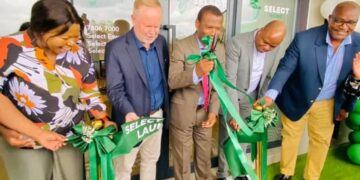 Minister of Housing and Urban Development Appolo Maphalala and officials mark the official openning. (Pic, Samkelisiwe Mavimbela)
