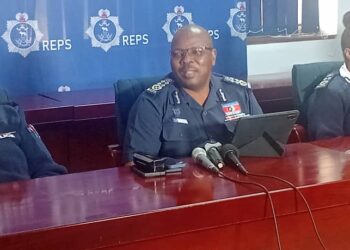 NATCOM Vusi Manoma Masango flanked by police top brass during public briefing. Photo by Samkelisiwe Mavimbela