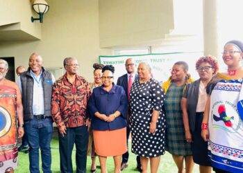 Workshop participants having a photo opportunity with Minister of Tourism and Environmental Affairs, Jane Mkhonta-Simelane. Photo supplied
