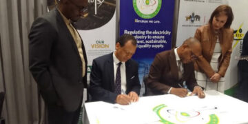 EEC Managing Director Enerst Mavuso signing the PPA with USL Managing Director Muzi Siyaya. Photo by Xolani Mngomezulu
