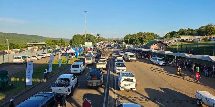 Travellers face long queues and delays at Lebombo Border . Post as festive season traffic surges. Photo X/@SABCNews