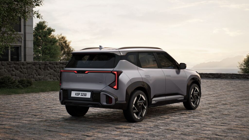 The rear view of the new Kia Seltos, captured in a rendered image highlighting the redesigned tailgate and updated tail lights.