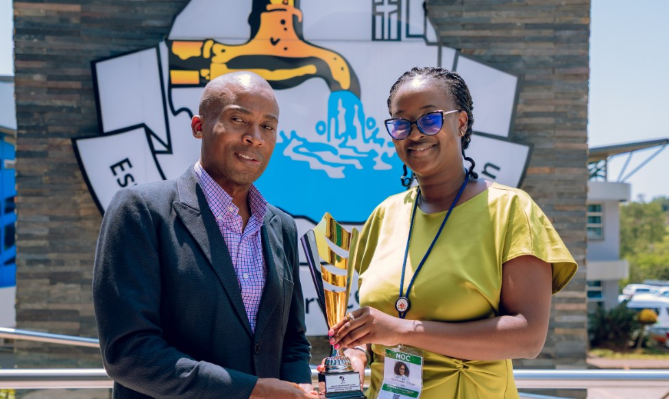 The 16th AAPAM Innovation Management Award presented to EWSC for its App and Temanti chatbot at the 44th AAPAM RTC in Matsapha.