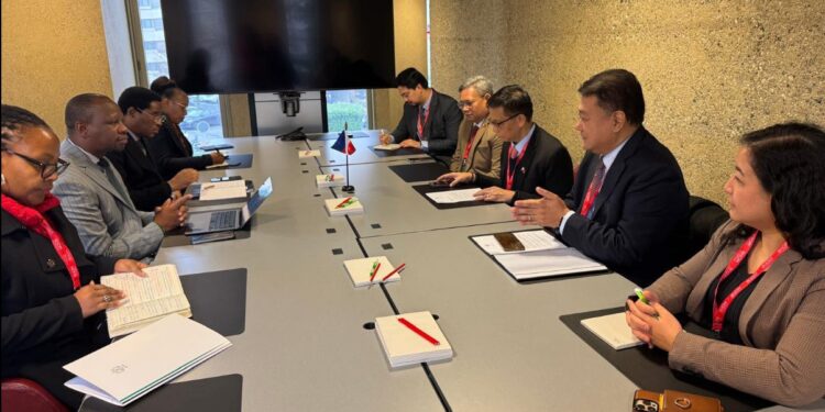 Lesotho’s Minister of Foreign Affairs and International Relations Hon Lejone Mpotjoane meets international partners during the IOM Council Session in Geneva.