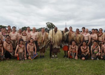 The Taiwan Regiment joins King Mswati III (center) at the Incwala cermony in Eswatini. (CNA, Taiwan embassy in Eswatini photo)