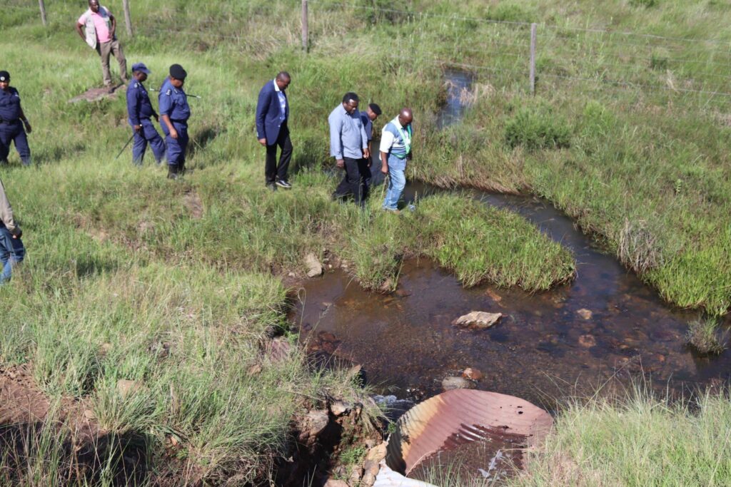 Prime Minister Russell Mmiso Dlamini with Minister for Tinkhundla Administration and Development Hon. S’khumbuzo Dlamini and National Disaster Management Agency Chief Executive Officer Victor Mahlalela during an inspection of roads and low level bridges damaged by recent heavy rains.