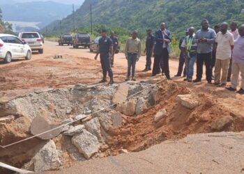 The Right Honourable Prime Minister Russell Mmiso Dlamini with the Honourable Minister of Public Works and Transport Chief Ndlaluhlaza Ndwadwe and NDMA Chief Executive Officer Mr Victor Mahlalela during an assessment tour of roads in the Hhohho Region.