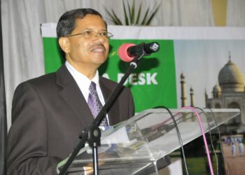 Indian Ambassador to Tanzania at the time, Shri Debnath Shaw, delivering remarks during the launch of CRDB Bank’s India Desk service in August 2014. Photo: Habari Metso Blog