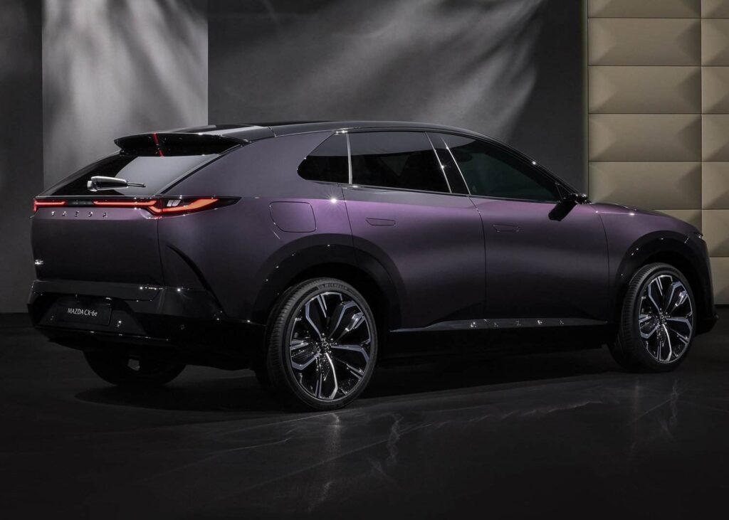 Mazda reveals new electric CX-6e CX-6e rides on the same platform as the Deepal S07. Image: Mazda