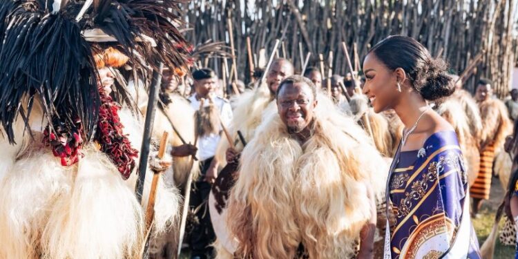 Luyanda Zuma greets His Majesty King Mswati III during the Incwala ceremony. Photo: Lelo Zuma / Facebook