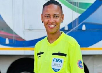 FIFA-accredited referee Letticia Antonella Viana