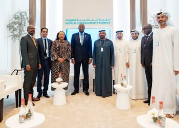 Prime Minister Russell Mmiso Dlamini and Minister of Foreign Affairs and International Cooperation Senator Pholile Shakantu pose for a group photo with His Highness Sheikh Ahmed bin Saeed Al Maktoum and Emirates Group executives during discussions on aviation, logistics, and tourism in Dubai.