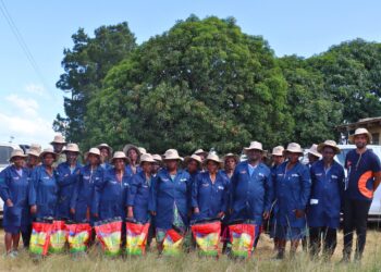 Lead farmers from Shewula during a Farmer Field School session under the Mbuluzi Ecosystems Restoration Project, implemented by World Vision Eswatini in partnership with the Eswatini National Trust Commission and the Ministry of Agriculture. Photo by World Vision Eswatini.