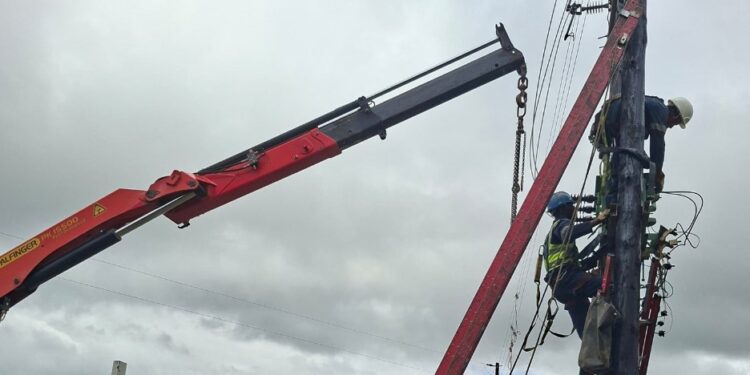 EEC technicians carry out transformer repairs at an undisclosed location in December 2025. Photo by Eswatini Electricity Company