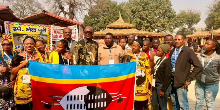 Eswatini Cultural Troupe and gospel artist Siphiwo Ndoni receive a morale boost from H.E. Menzi Dlamini during his visit to the 39th Surajkund International Crafts Mela in India.