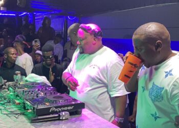 Leehleza and Sbu De Drum DJ . Photo by Nosipho Mabuza