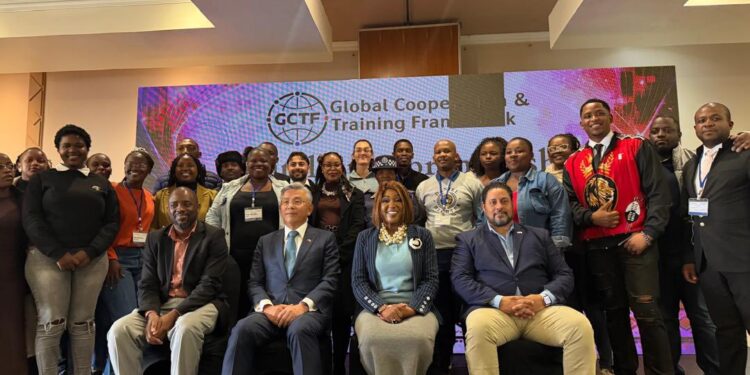 Minister of ICT Savannah Maziya, Minister of Commerce Manqoba Khumalo, Taiwan Ambassador Jeremy H.S. Liang, CDA Weinstock, Mr. Kazuya Mori, and over 100 emaSwati technologists and entrepreneurs at the GCTF Digital Entrepreneurship workshop