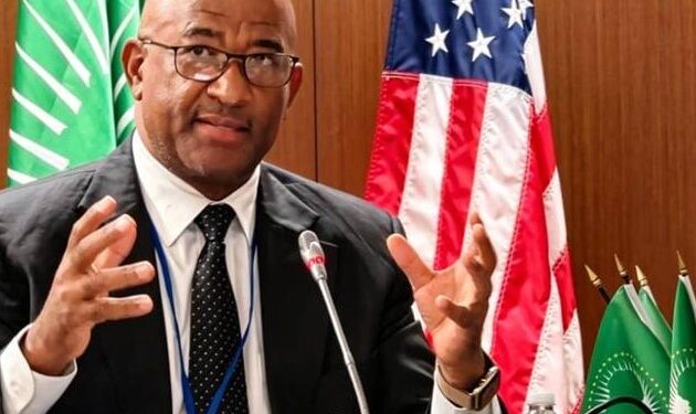 CBE Governor Dr Phil Mnisi