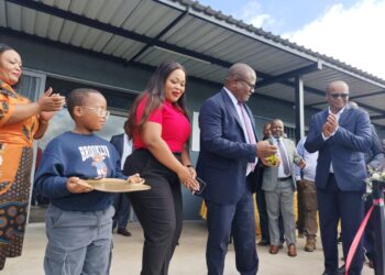 Minister  pledges support for road upgrade