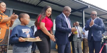 Minister  pledges support for road upgrade