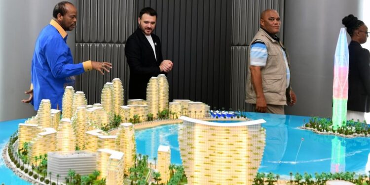 King tours visionary Sea Breeze Resort development project