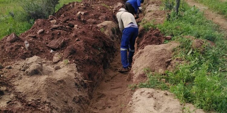 Qomintaba community water scheme handed over