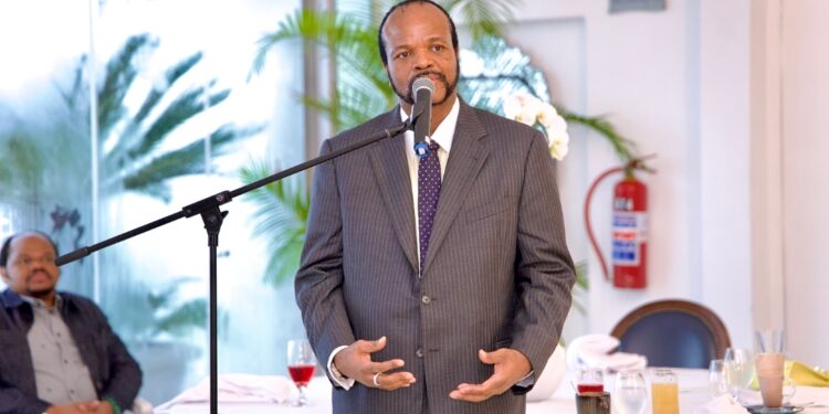 King applauds South Africans for hospitality to Emaswati