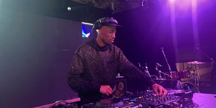 Sam Deep keeps MoMo Xperience crowd on their feet
