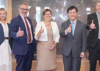 China bans four New Zealand MPs over Taiwan visit