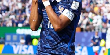 France edge Paraguay to book Morocco quarter-final clash