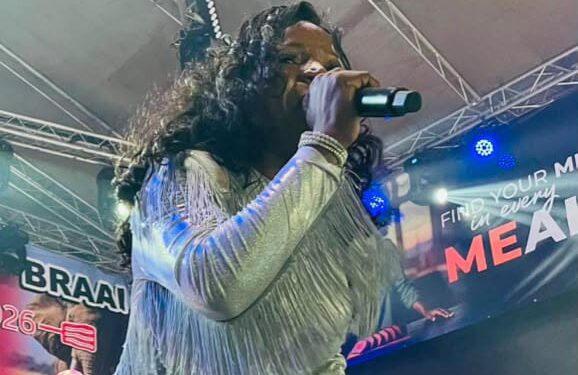 Makhadzi defies flu to set Eswatini’s biggest braai ablaze