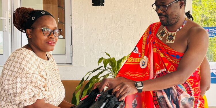 Canal view, Prince Bhekokwakhe give E 20,000 school shoes boost to 100 leaners