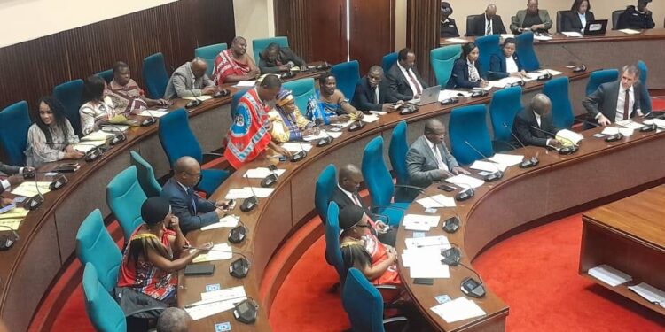Public blasts MPs, backs senator’s bus fare warning