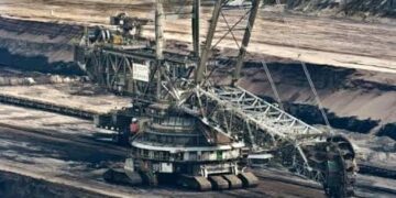 Mining credit surges 61.9% as big business borrowing retreats